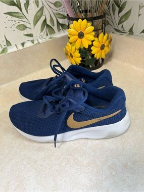 Nike Navy & Gold Athletic Sneakers size 7 Y